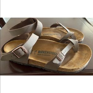 Women’s Yara footbed Birkenstock Sandal